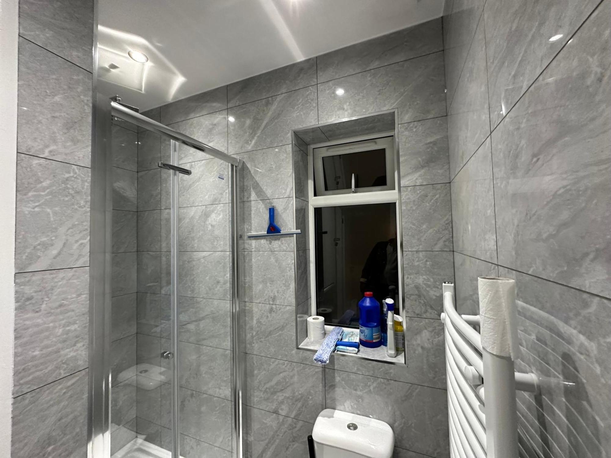 Luxury Ensuite 2Nd Studio Flat With Great Views In Keedonwood Road With Fully Own Bathroom Newly Added And Private Kitchenette Bromley Eksteriør billede