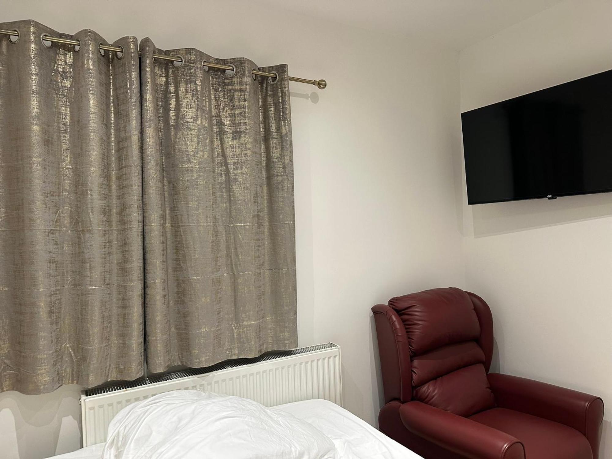Luxury Ensuite 2Nd Studio Flat With Great Views In Keedonwood Road With Fully Own Bathroom Newly Added And Private Kitchenette Bromley Eksteriør billede