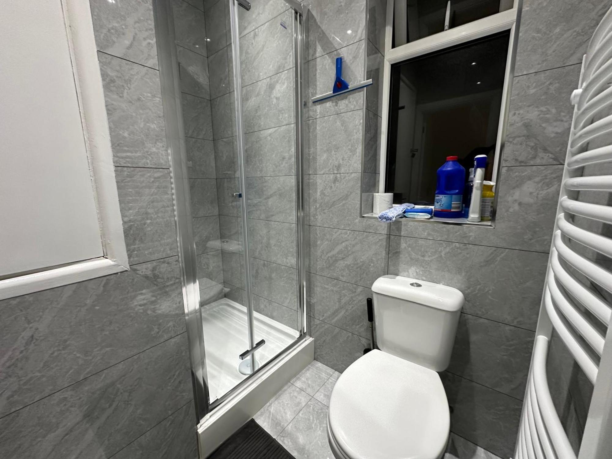 Luxury Ensuite 2Nd Studio Flat With Great Views In Keedonwood Road With Fully Own Bathroom Newly Added And Private Kitchenette Bromley Eksteriør billede