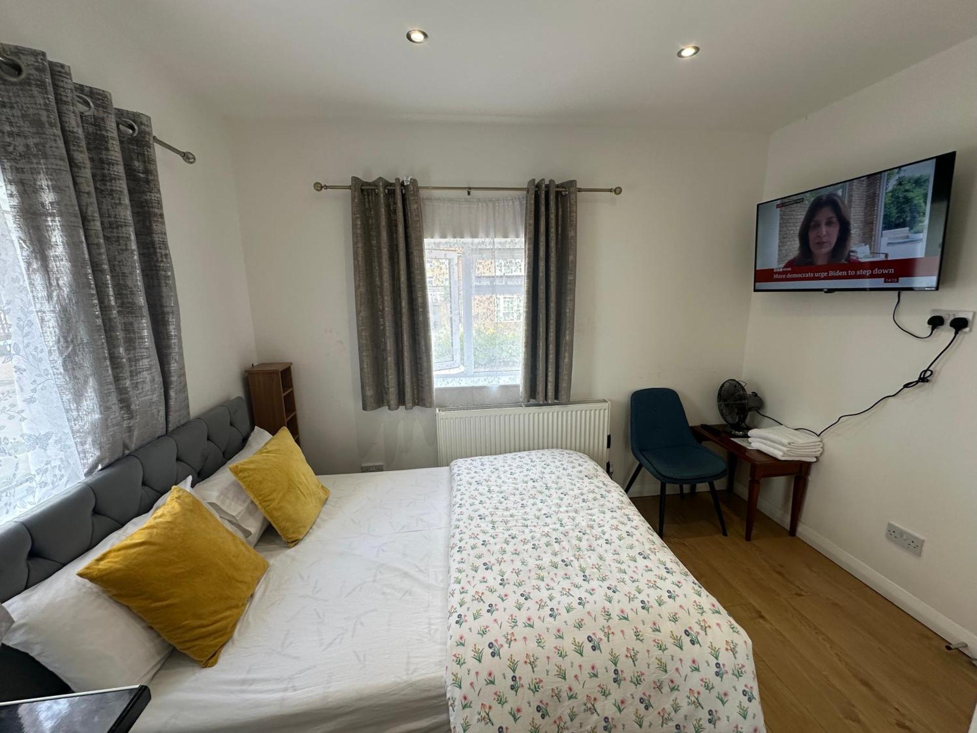 Luxury Ensuite 2Nd Studio Flat With Great Views In Keedonwood Road With Fully Own Bathroom Newly Added And Private Kitchenette Bromley Eksteriør billede