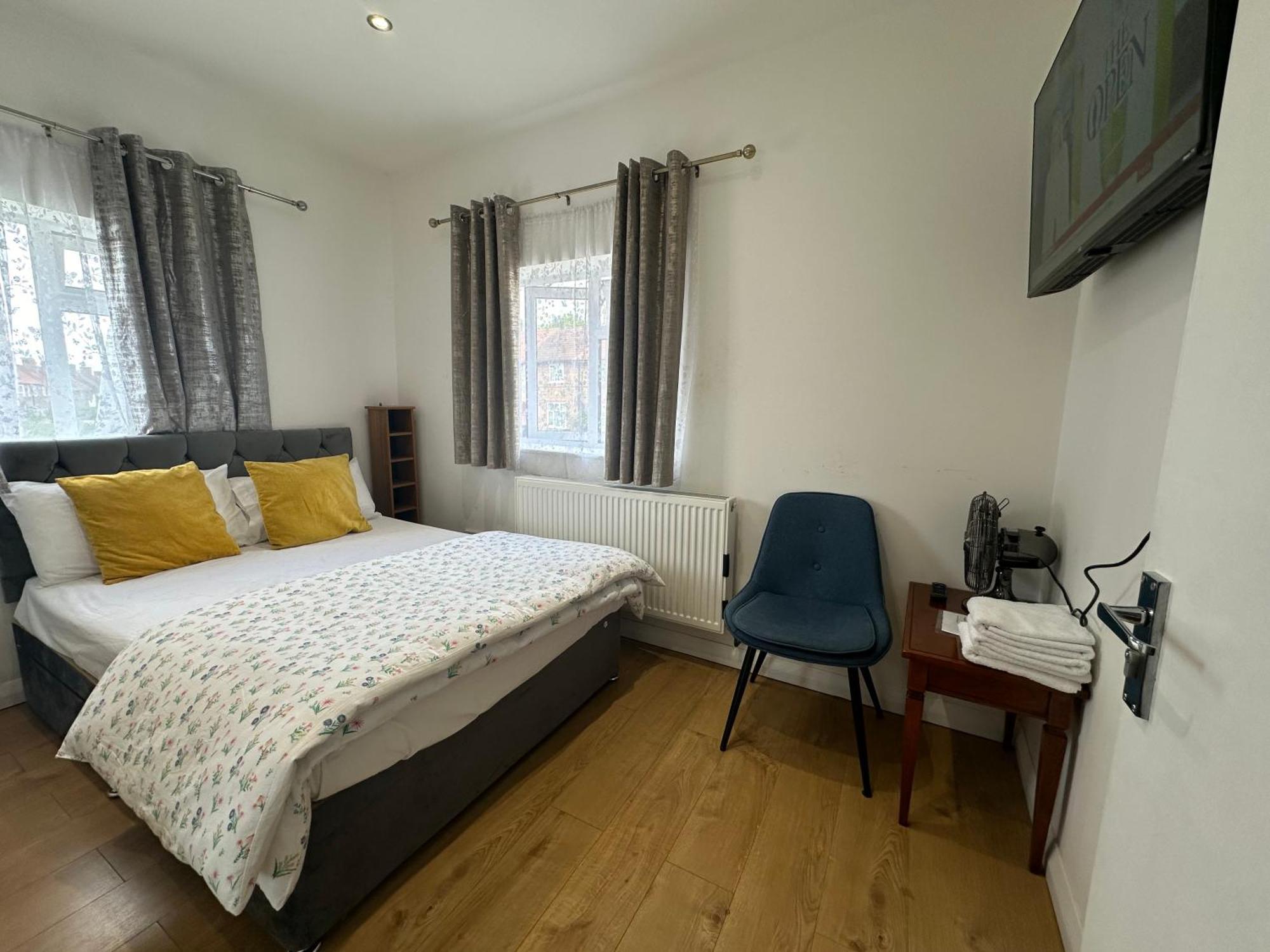 Luxury Ensuite 2Nd Studio Flat With Great Views In Keedonwood Road With Fully Own Bathroom Newly Added And Private Kitchenette Bromley Eksteriør billede